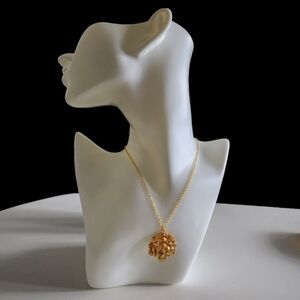 Stunning  Gold-Tone Peacock Statement Necklace – Boho Chic